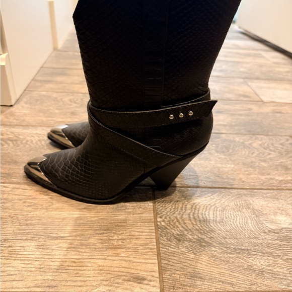 Black Textured Pointed Toe Western Booties with Silver Toe Cap - Picture 3 of 3